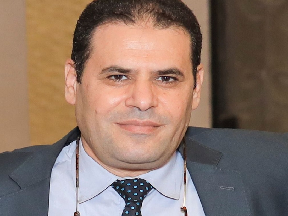 البلوجرز والتيكتوكرز.. حين تصبح التفاهة صناعة تُدر الملايين